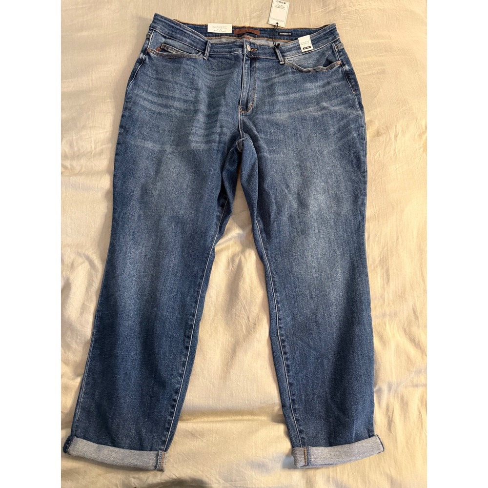 Judy Blue 20W Mid Rise Boyfriend Jeans NWT My One & Only Distressed Wash - Picture 2 of 8